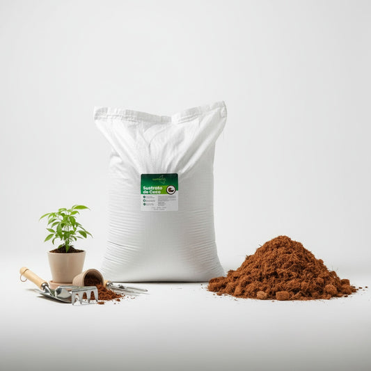Sustrato de Coco Sustracol con herramientas de jardinería y planta, ideal para uso doméstico o profesional.
